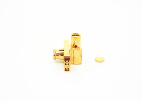 Os furos fêmeas do conector 2 de SMP RF do ângulo direito flangeiam conector coaxial da montagem