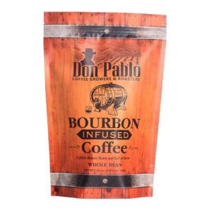 O produto comestível está acima da folha de alumínio do malote 250g do zíper 50