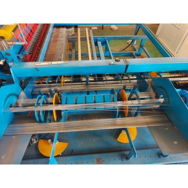 Airport Fence Wire Diameter 3.7mm Mesh 50*200mm Wire Mesh Welding Machine