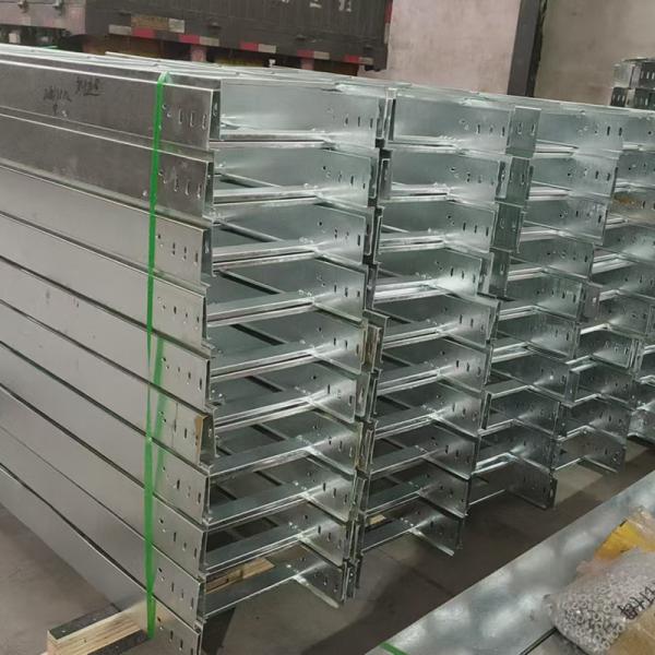 Plaquette à câble montée sur le mur à l'extérieur à l'intérieur