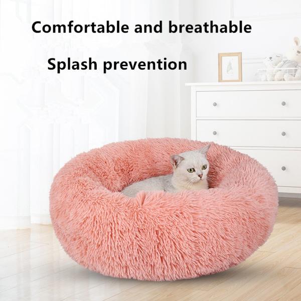 Розовая пушистая циновка кровати собаки вокруг поставок любимца пусковой площадки собаки зимы дома любимца теплых