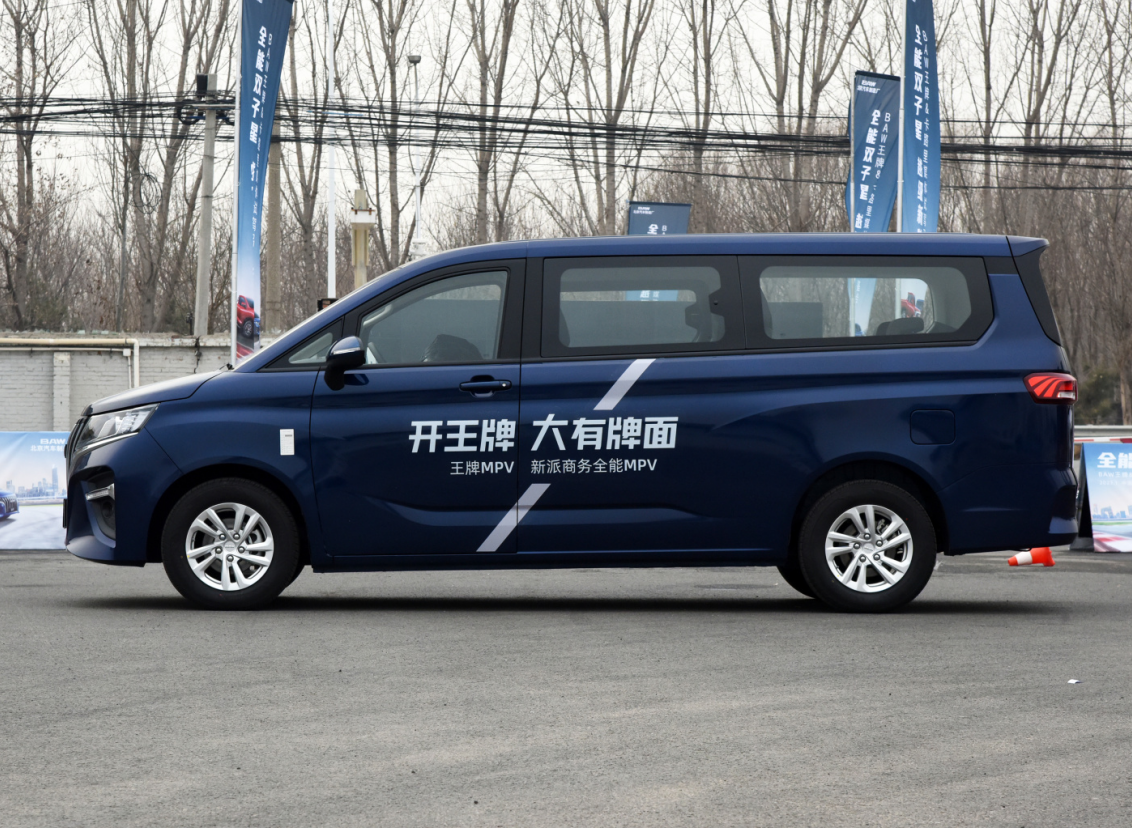 Абсолютно новые автомобили BAW MPV 2/5/7/9 мест Дизельный MPV Большое пространство