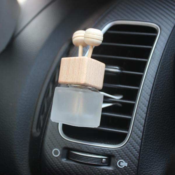 Botella de perfume para coche con bola de madera de ratán de 8 ml con tapa de madera