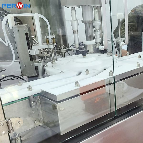 Diagnostic Reagent Filling Line with 800mm Diameter Turntable, Stepper Motor Controlled Filling Needle, and 10ml to 500ml Filling Volume