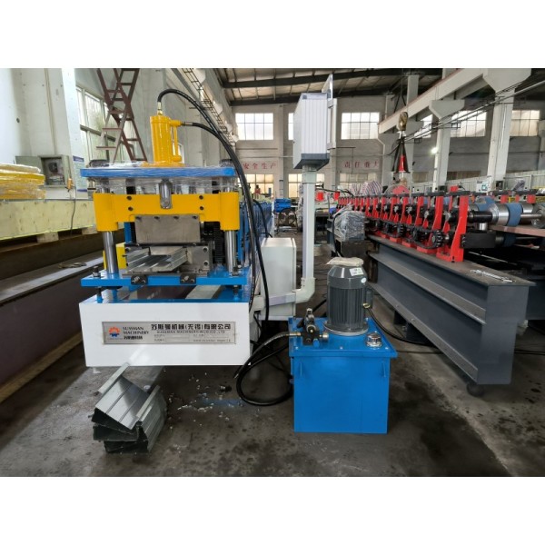 GI Aluminum 0.3-0.8mm Thickness Flat Pan Roll Forming Machine With Hydraulic Stop Cutting For Metal Patio Covers