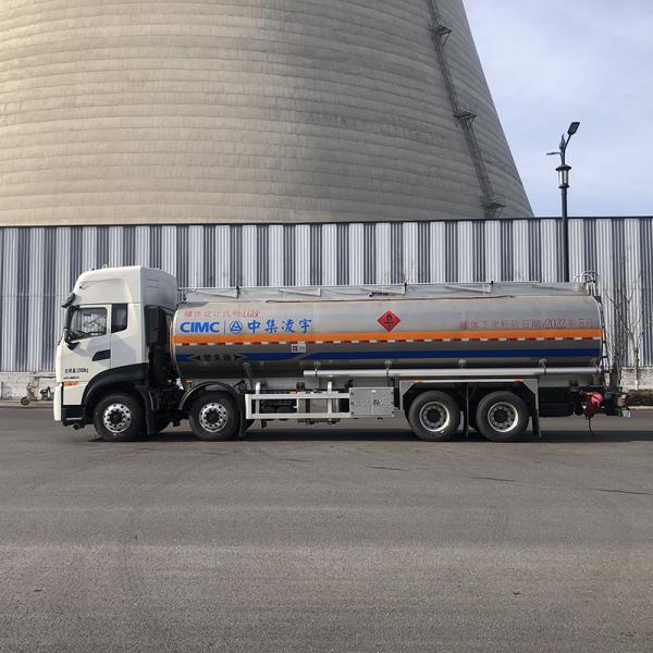CIMC LINYU 8*4 Dongfeng Chassis 20-40m3 Oil Tank Truck With Maximum Torque 1000-1500Nm
