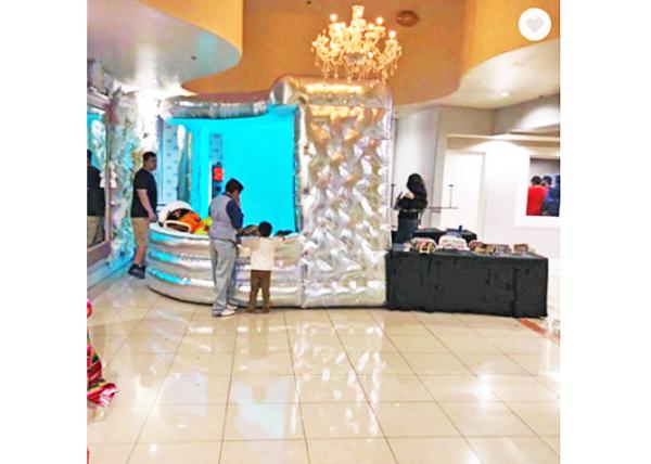 7m Length White Inflatable Booth For Hotel / Company Receiption coated oxford material