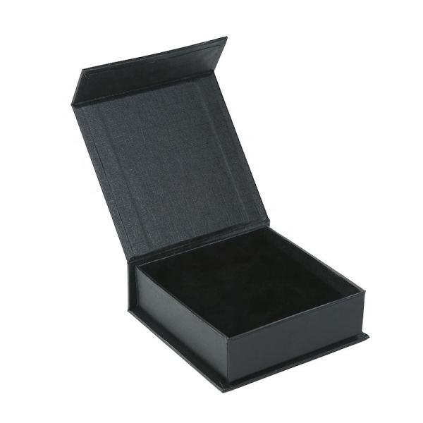 Customized Black Magnet Jewelry Box with 90*90*35mm Dimensions and Customized Logo