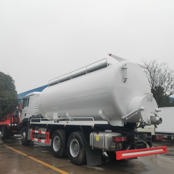 Howo Vacuum Sewer Cleaner Tank Sewage Tanker Camiones Septic Suction Truck