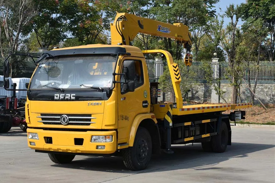 DFAC 6 Wheels Road Recovery Flatbed Wwrecker Tow Truck with Crane