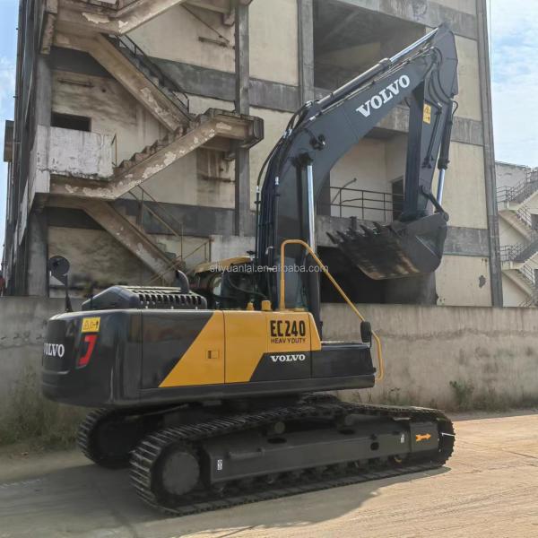 Excavadora Volvo EC240 de 24 toneladas en buen estado de uso y de color original