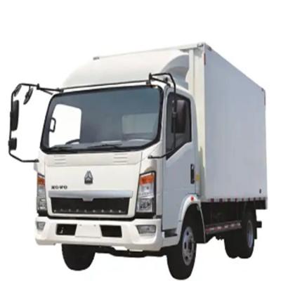 SINOTRUK HOWO 8Ton 120HP Light Van/Cargo / Truck avec des marchandises Boîte de livraison pour le transport Alimentation Fruits légumes Viande