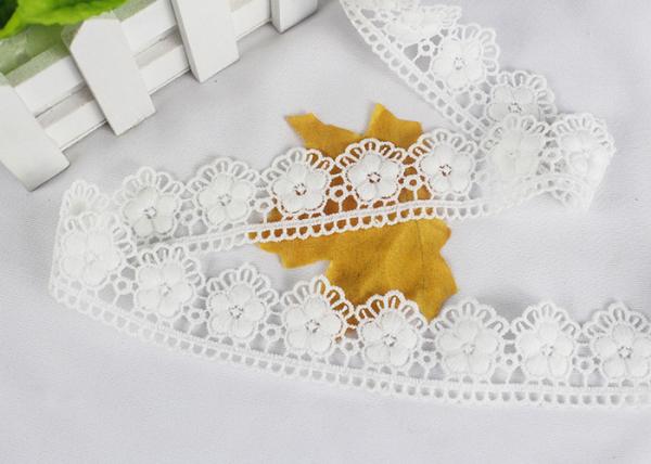 Guarnição química solúvel em água da fita do laço do poliéster para o vintage do vestido de Gilr fora do branco
