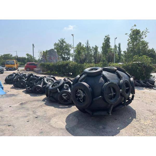 Good Quality STS 50Kpa Black Pneumatic Rubber Fender Yokohama Type Fender