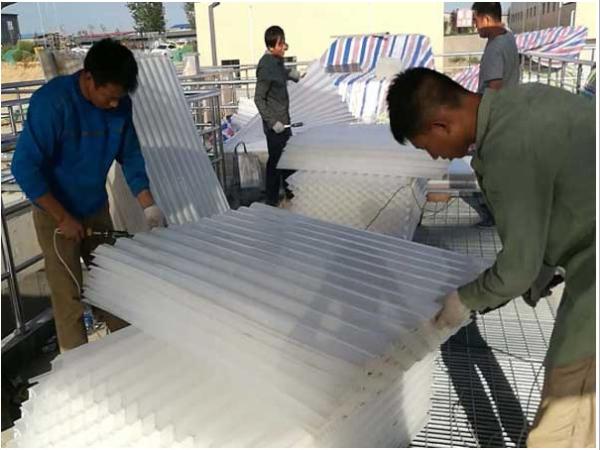 FRP / PP Lamella Plate Settler em ângulo de 60 graus para tratamento de esgoto
