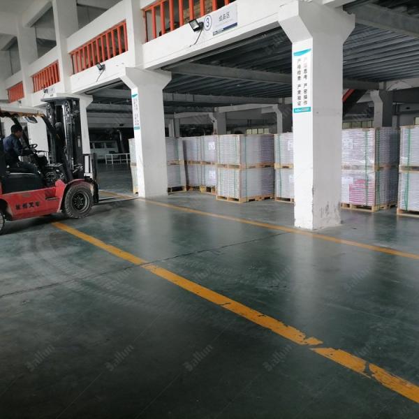 2mm-6.5mm Thickness Safe SPC LVT Plastic Flooring for Hospital in Customized Color