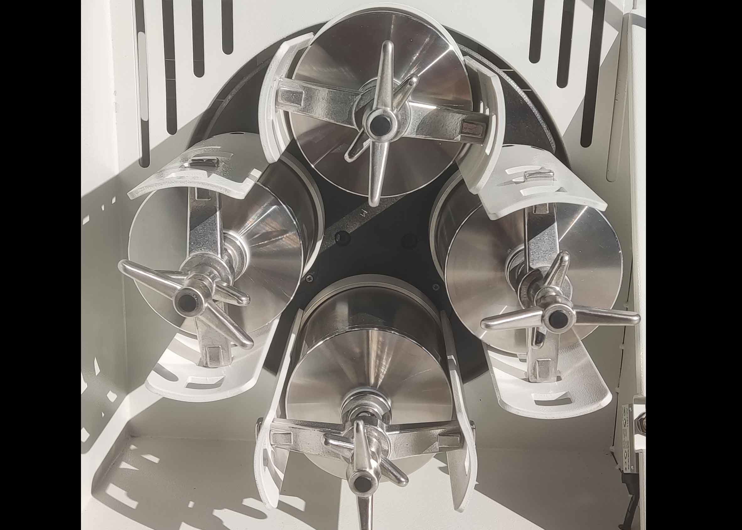 Горизонтальная мельница шарика 0.75KW для питаясь размера материалов 1-10mm