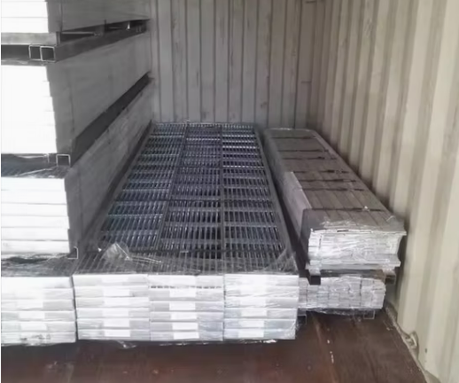 Pressure Welded Stainless Steel Grating with Slip-Resistant Surface and Customizable Sizes for Industrial Platforms
