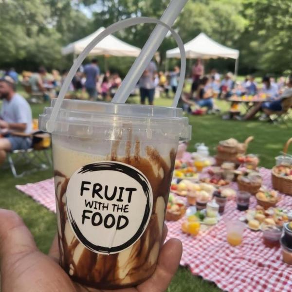 透明プラスチックカップ 24オンス アイスクリームバケツ 蓋とストロー付き ドリンクカップ カクテルペール バルク ハンドル付き