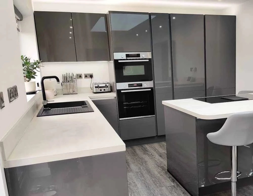 Modern European Style Kitchen Pantry Cabinet with Solid Wood and White Gloss Finish