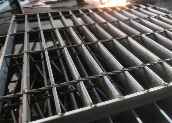 Light Structure Galvanized Steel Grate Panels Ditch Cover Plate For Schools