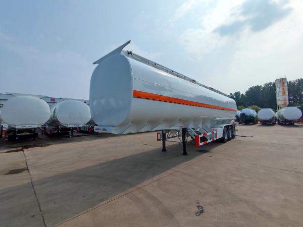 Versatile Tankers For Liquid Fuel Bulk Cement LNG LPG Powder Diesel And More 12t Grade