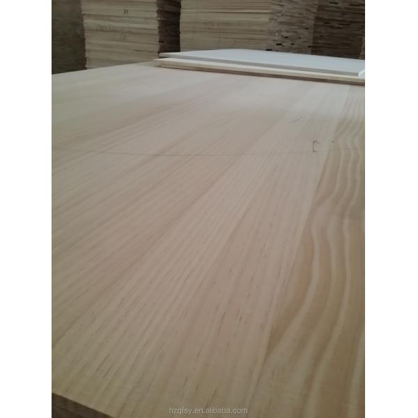 Сосновая доска из массивного дерева Сосновая доска для массивного дерева Сосновая доска