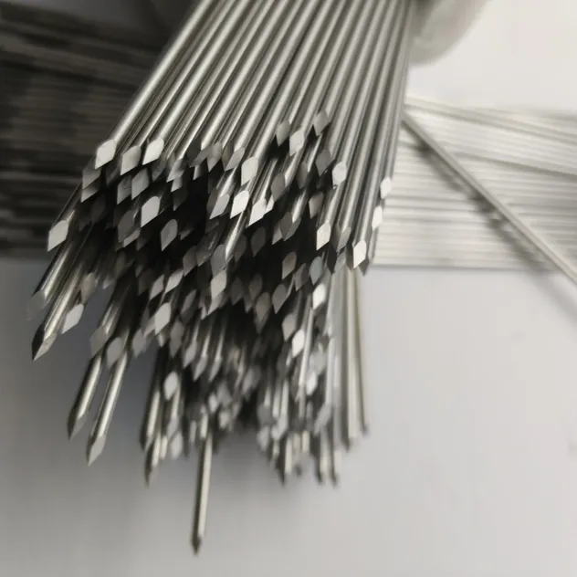 Blunt Three Edged Needle Threaded with Sandblasting Scale