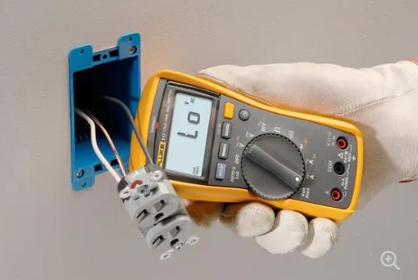 Fluke A283FC True-RMS CAT III 1500V Digital Wireless Current Clamp Meter