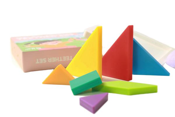 Custom Silicone Baby Toys Building Blocks Cognitive Skills Developmental With Size Is 15*15*3cm And Weight Is 220 Gram