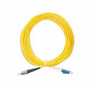 la correction optique de fibre de 200cm 60dB RL attachent FC UPC au simplex de