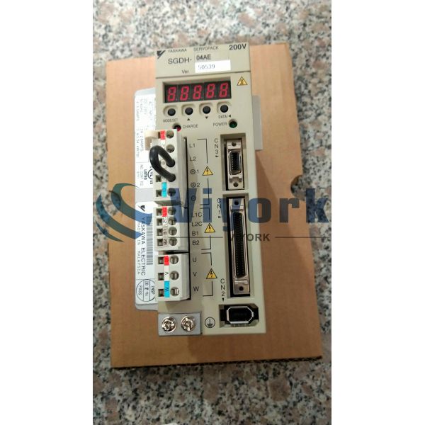 Yaskawa SGDH-04AE SERVO DRIVE SIGMA SERIES 200-230VAC 50/60HZ NEW