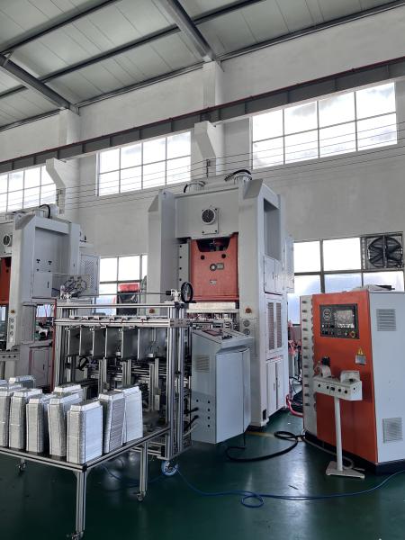 Fully Automatic 12000 Pcs/hour Capacity Aluninum Foil Container Production Line With Long Life
