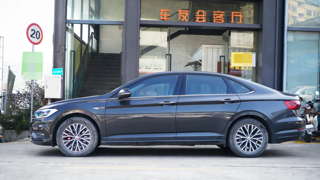 Front Big Brake Kit 4 Piston Caliper With 300x28mm Rotor BBK Auto Brake System For Volkswagen Sagitar 16 Inch Car Rim (Волксваген Сагитар 16 дюймовый автомобильный ремень)