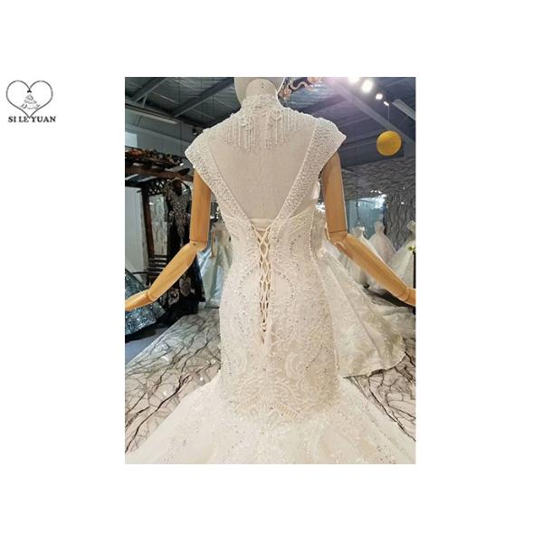 Off White Ladies Bridal Gown / Sleeveless Fishtail Wedding Gown Beaded Lace