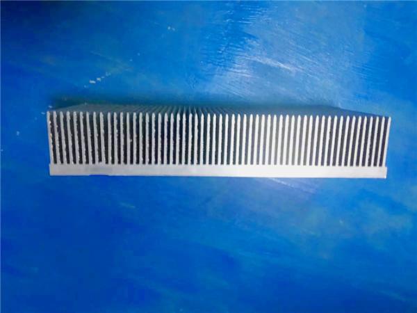 6063 - T5  Extruded Aluminum Heatsink Anodized Surface Infinite Length