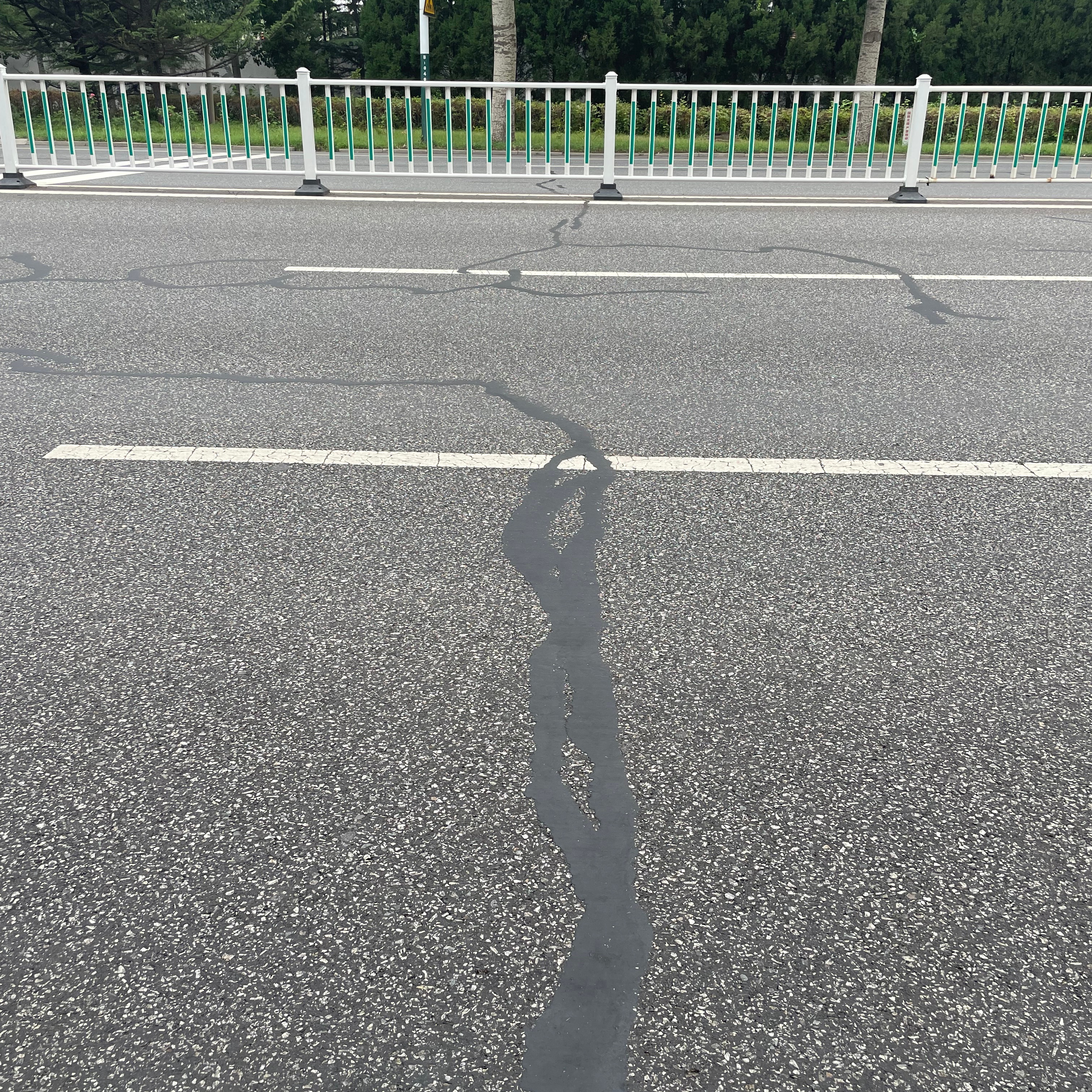 ISO Road Crack Sealer Asphalt Joint Sealant No Flowing High Temperature