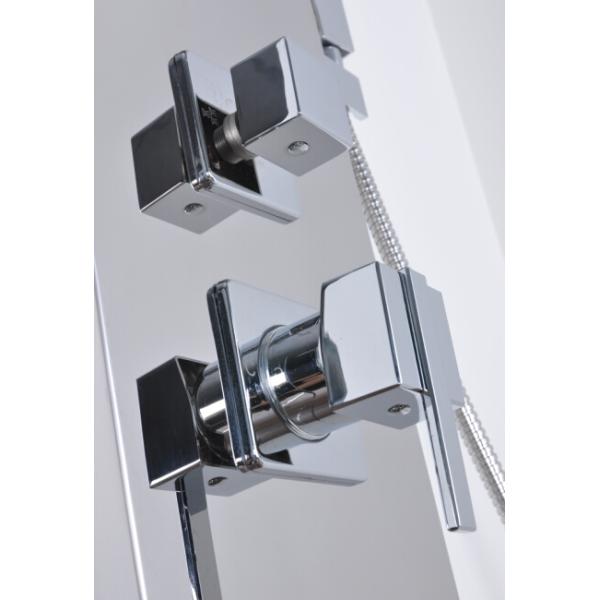 Прогулка 1500 x 900 приложений ливня ванной комнаты в колонке ливня зеркала