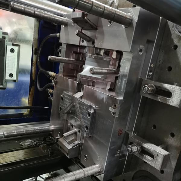 Аксессуаров инжекционного метода литья Overmolding полипропилена фабрика прессформы пластиковых профессиональная