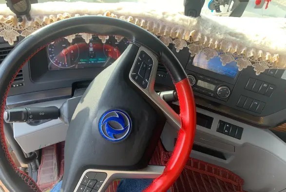 Используемый режим LHD/RHD привода сварочного трактора 6×4 Dongfeng руки Cummins Engine 600hp 2-ого прицепов для трактора