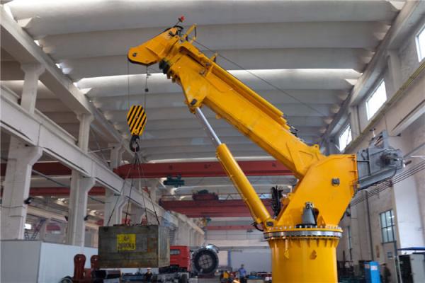 Remote Control Electric Hydraulic Crane 8T 15M Compact Design Small Footprint