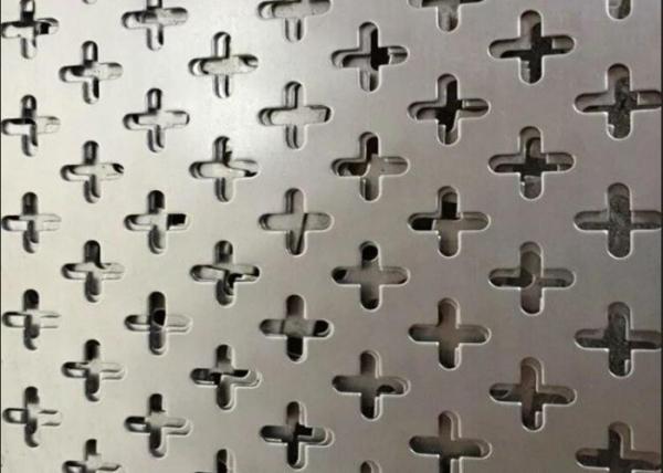 A tela de aço inoxidável perfurada do uso geral perfurou os painéis do metal decorativos