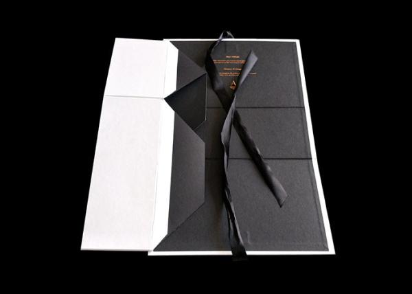 Customized Logo / Size Flat Folding Boxes Eco - Friendly With White Color