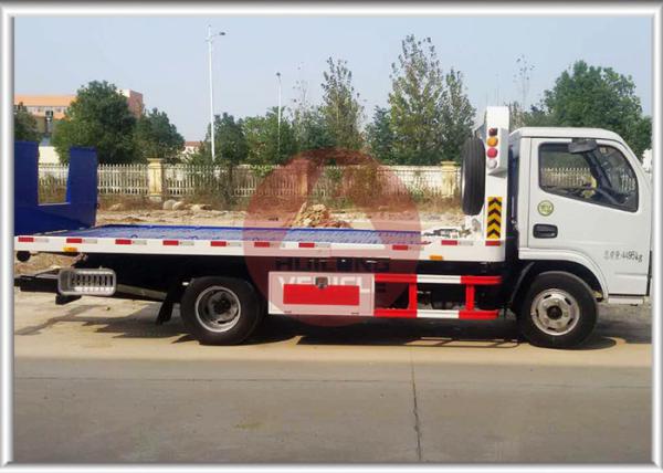 Hydraulic Ramp Roll Off Tow Truck , Dongfeng Car Carrier Tow Truck Diesel Engine