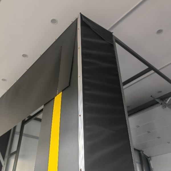 Custom Mechanical Dock Shelter Weatherproof For Logistics / Distribution Centers