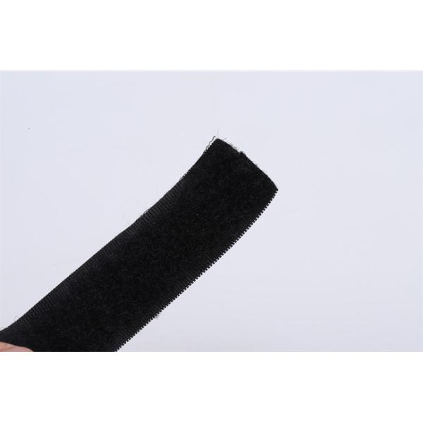 Ropa de costura fácil Kit de cojín de alfiler de emergencia Correa de muñeca ajustable Adaptable a todas las dimensiones de la muñeca Base redonda de plástico Portador de aguja