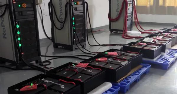 Kit complet de système solaire hybride de 5 kW 15 kW 20 kW avec piles et onduleur