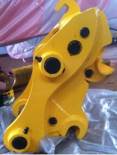 Loader Excavator Tilt Hitch Accessories 10-20 L/Min Oil Flow Electronic Drive System