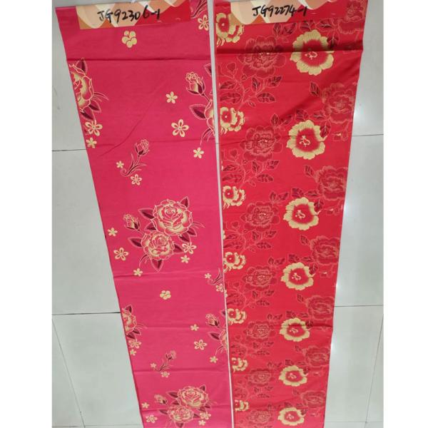 La chaîne de tissu de matelas de polyester imprimée par colorant a tricoté le textile à la maison