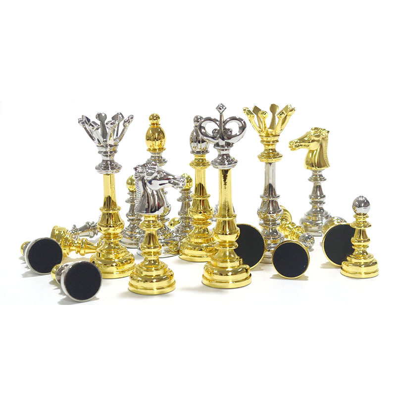 Luxury Zinc Alloy Chess Set with Foldable Wooden Board and Customized Logo for Adults and Children
